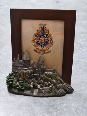 Universal Studios Harry Potter Hogwarts Castle Resin Photo Frame